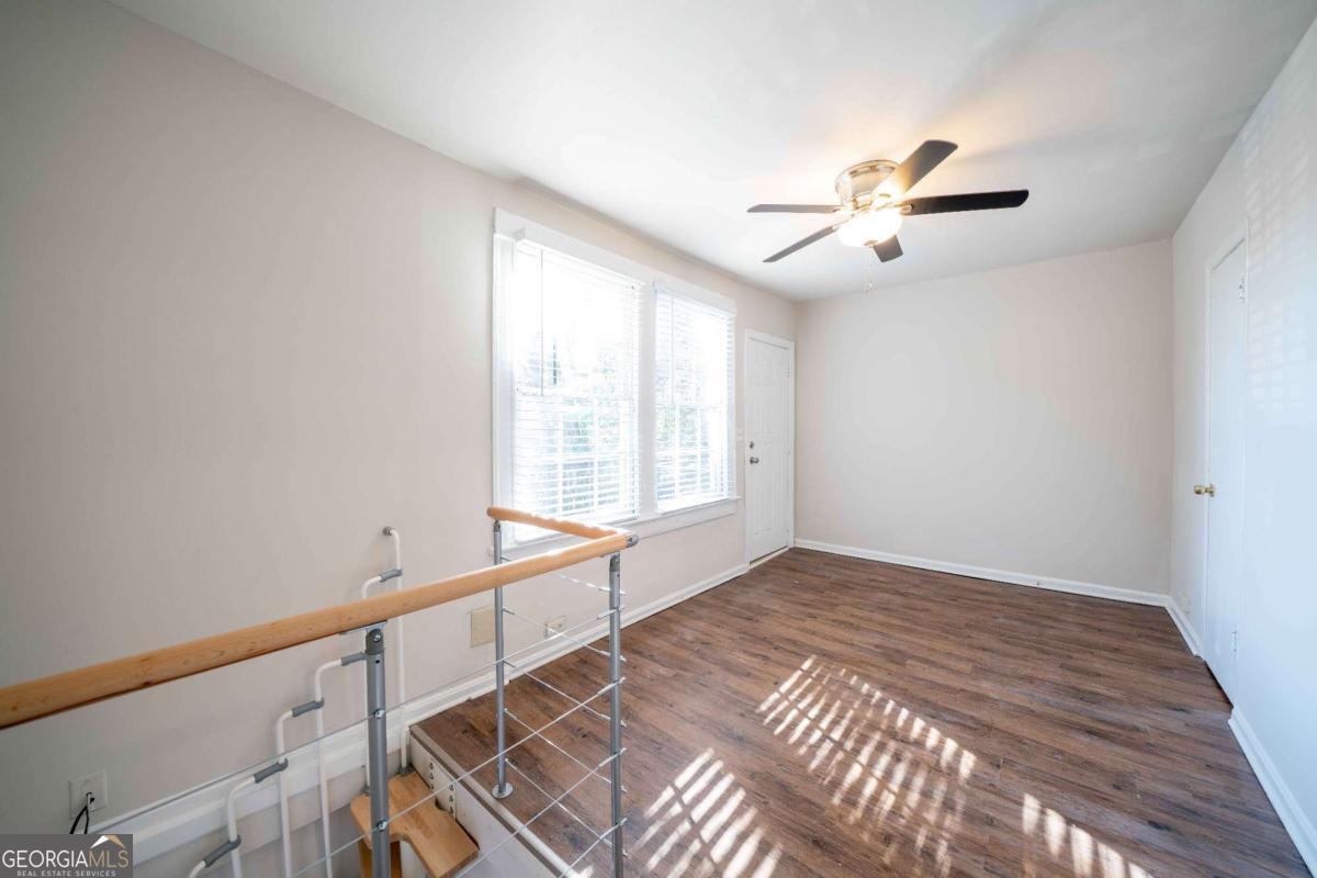 716 Lakeview Avenue Ne # 5 Property Photo 9