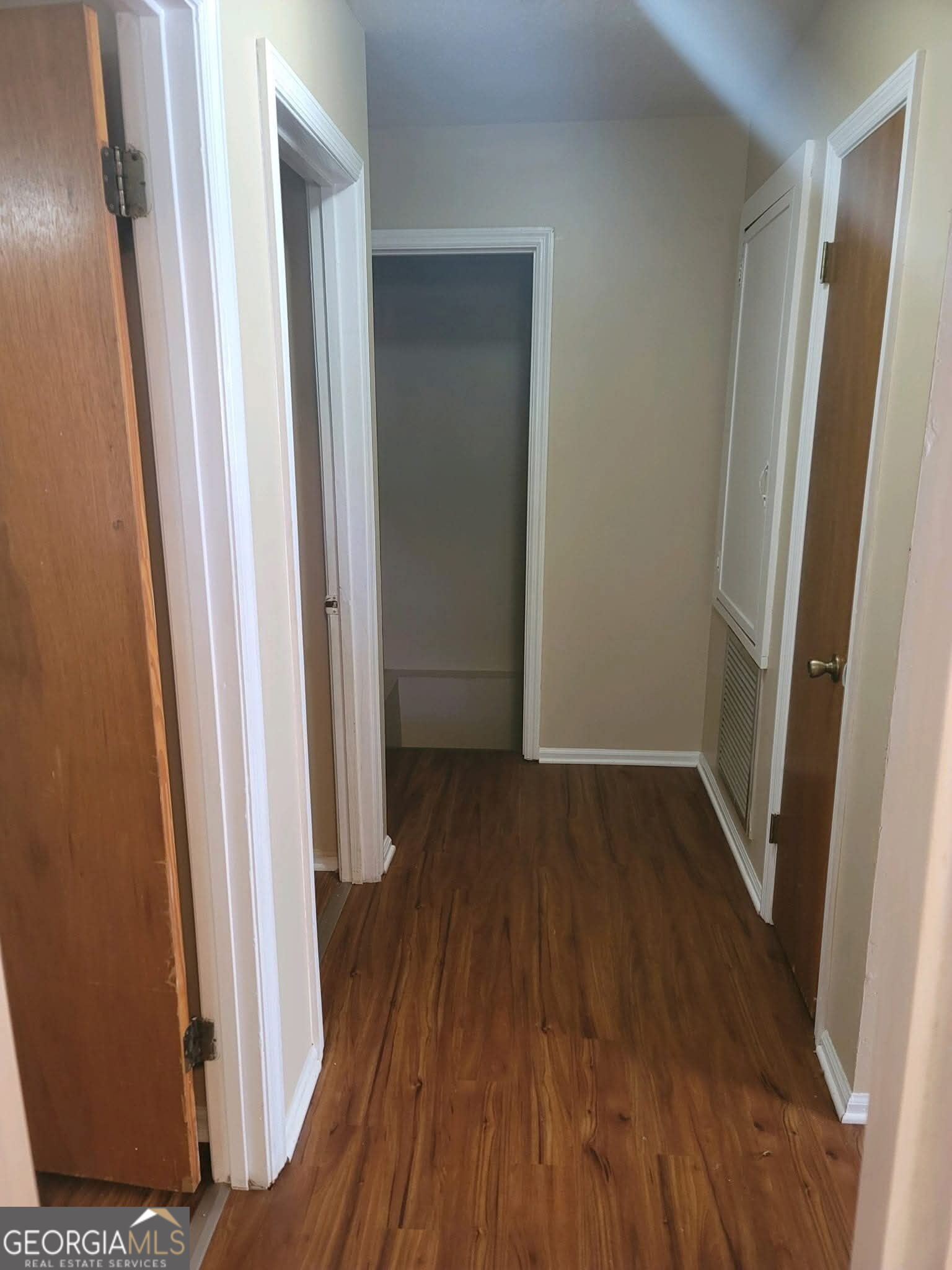 1210 Douglas Circle Property Photo 16