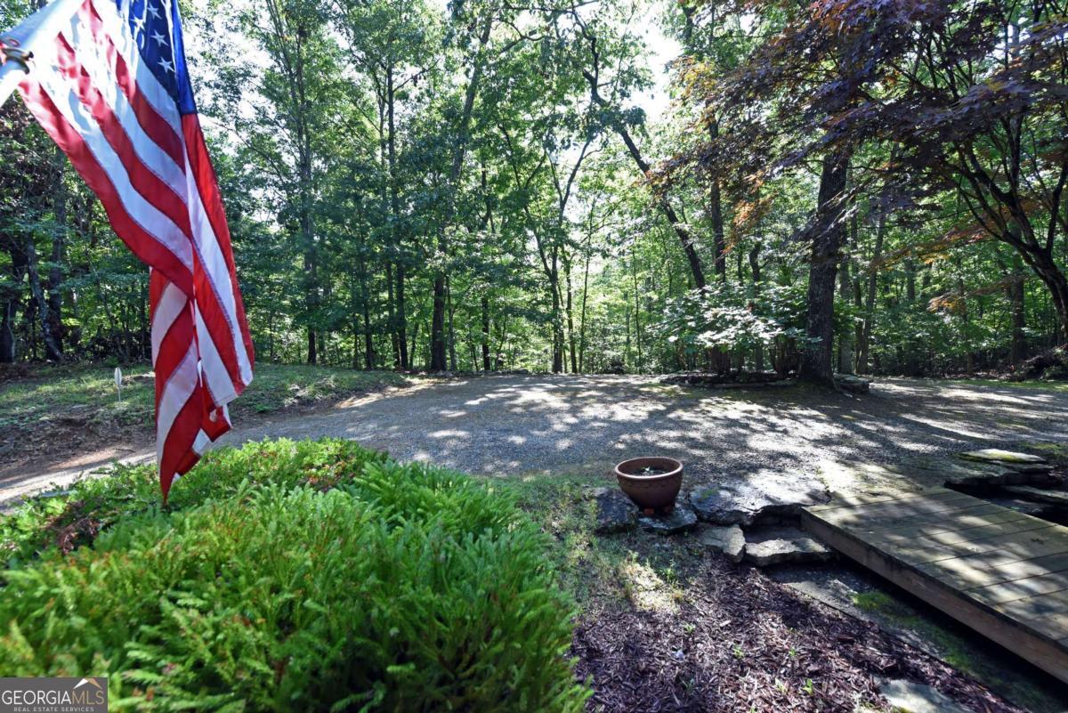 566 Sharewood Forest Property Photo 4