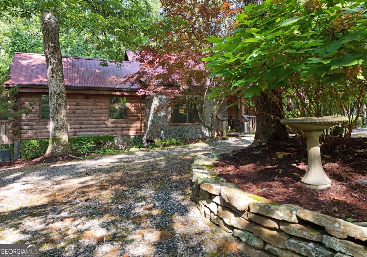 566 Sharewood Forest Property Photo 5