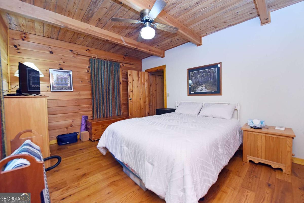 566 Sharewood Forest Property Photo 13