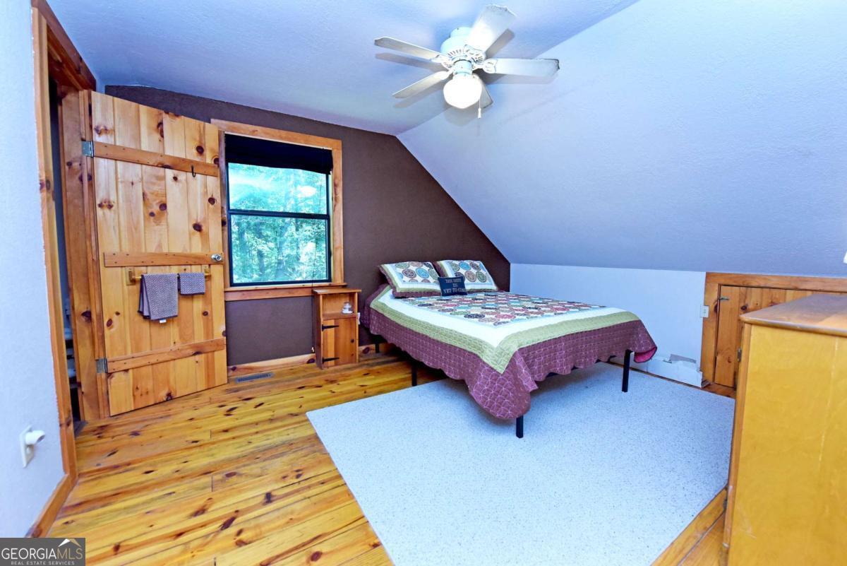 566 Sharewood Forest Property Photo 19