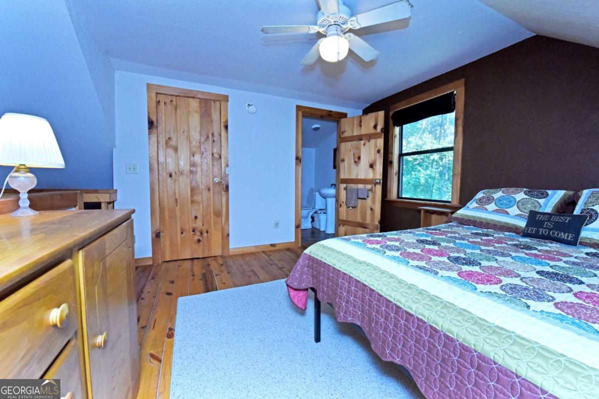 566 Sharewood Forest Property Photo 20