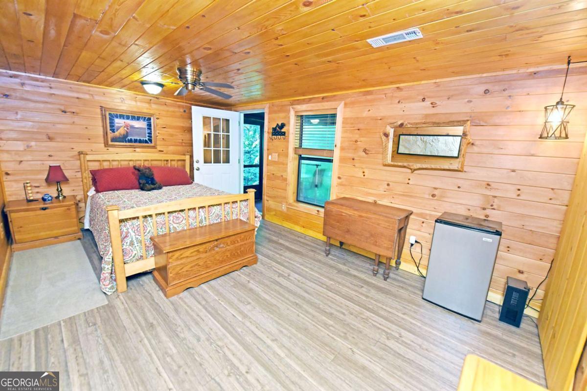 566 Sharewood Forest Property Photo 30