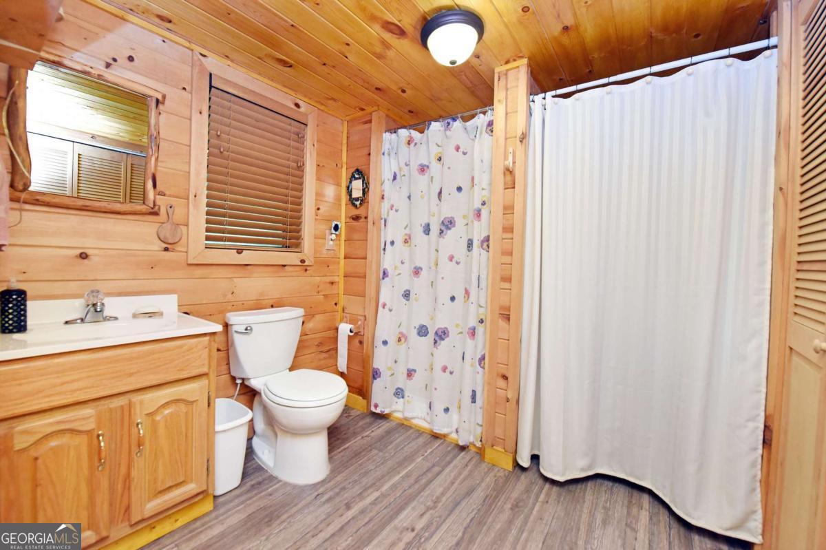566 Sharewood Forest Property Photo 31