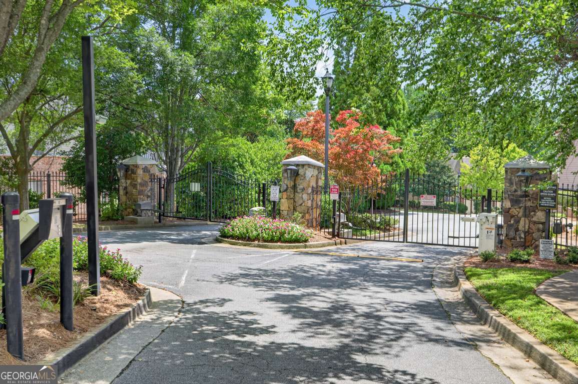 2294 Meadow's End Property Photo 3