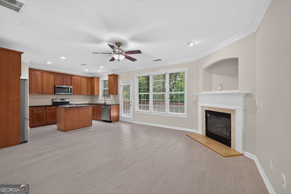 2294 Meadow's End Property Photo 10