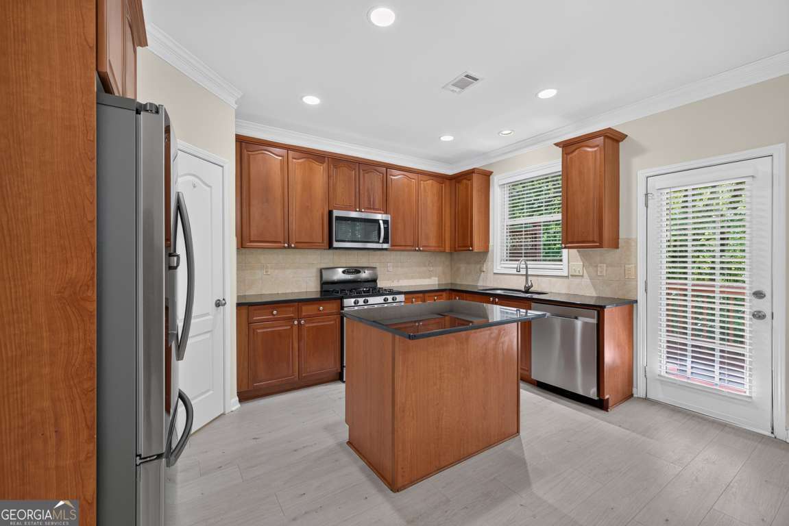 2294 Meadow's End Property Photo 11