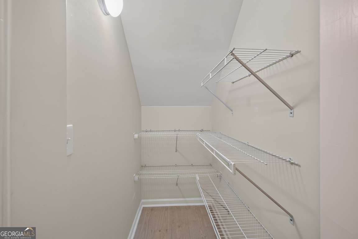 2294 Meadow's End Property Photo 13