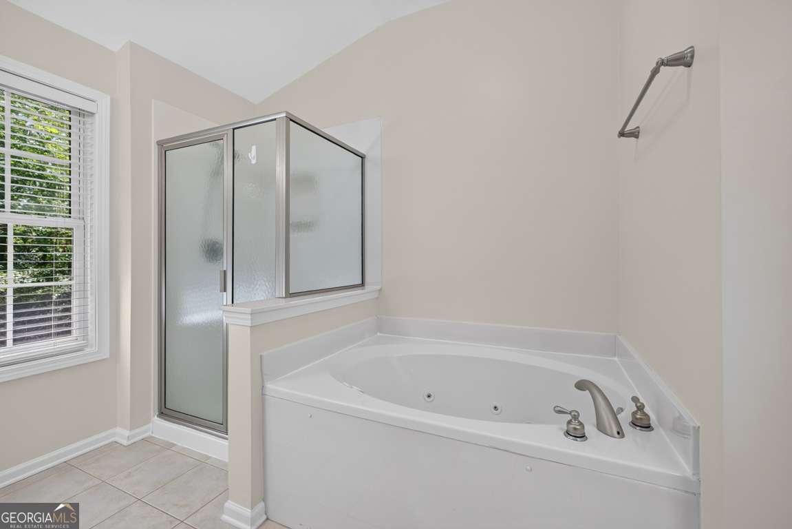 2294 Meadow's End Property Photo 19