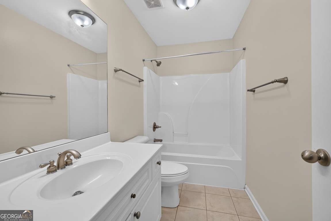 2294 Meadow's End Property Photo 28