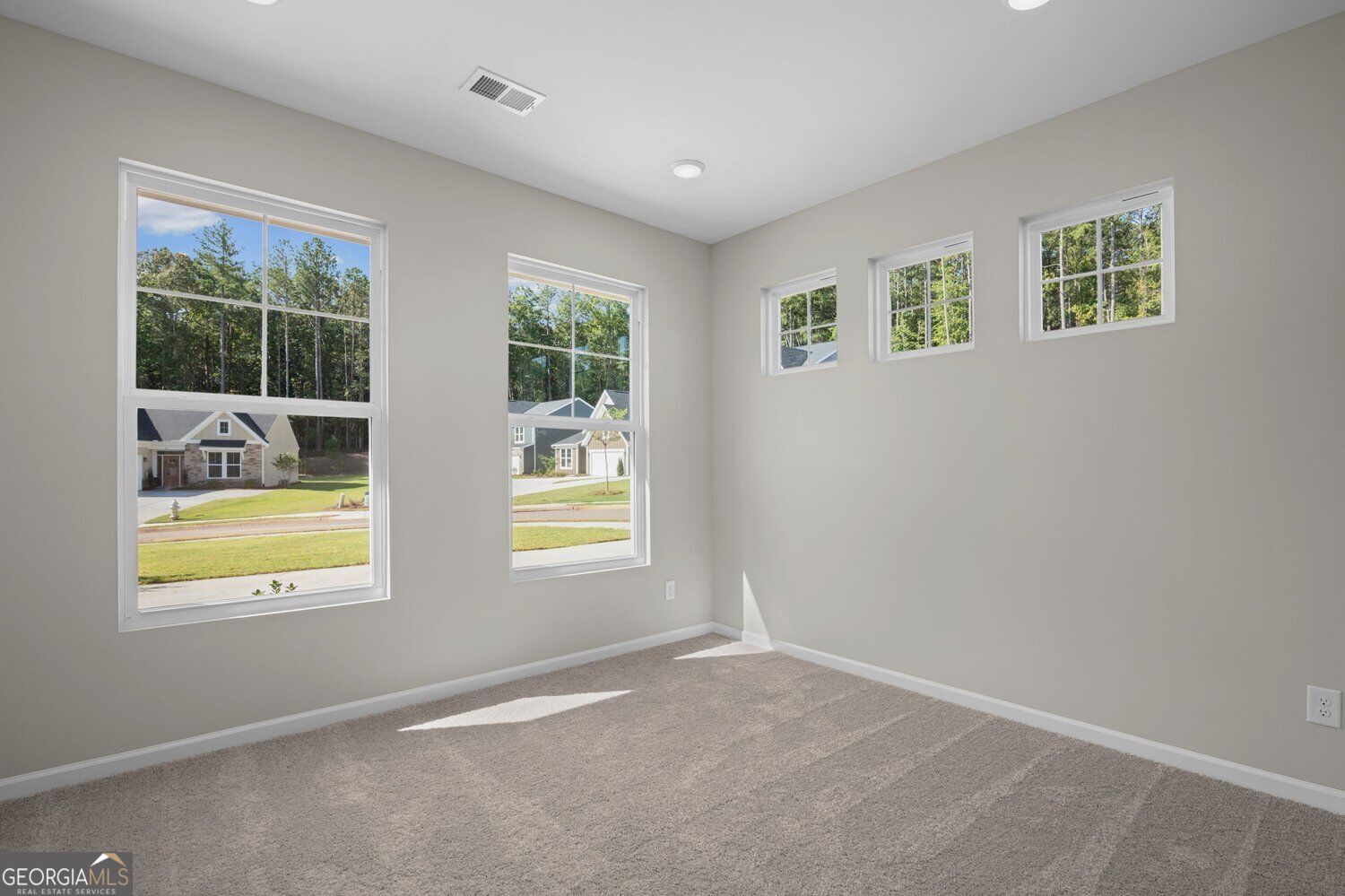 47 Park Village Bend Property Photo 6