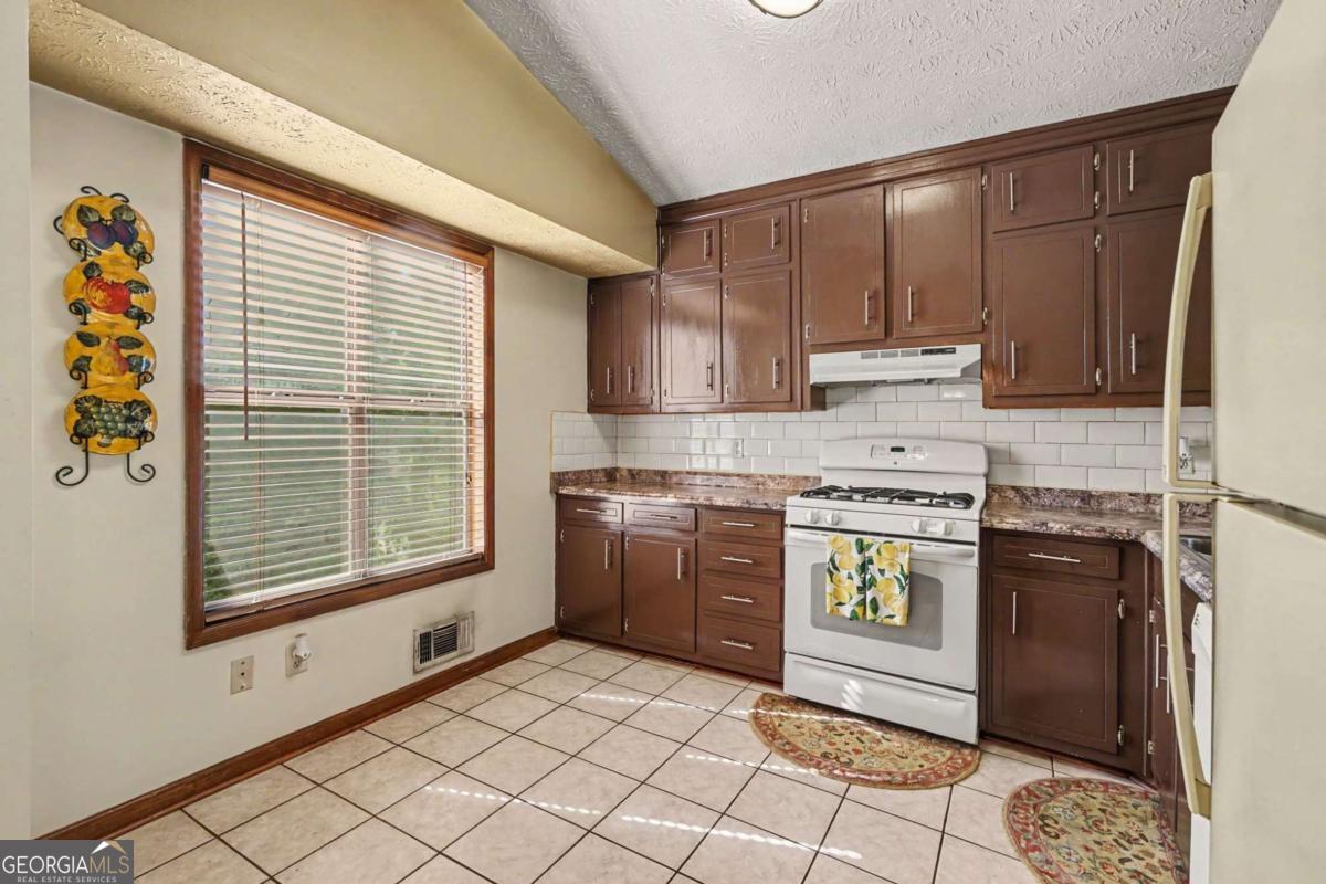 671 Pepperwood Trail Property Photo 8
