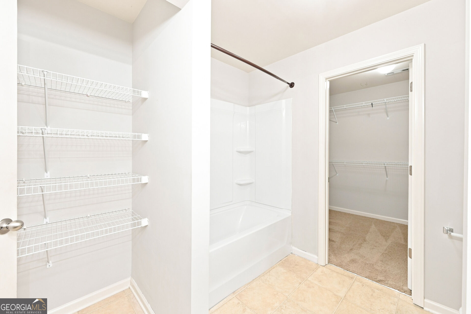 1043 Sutherland Drive Property Photo 10