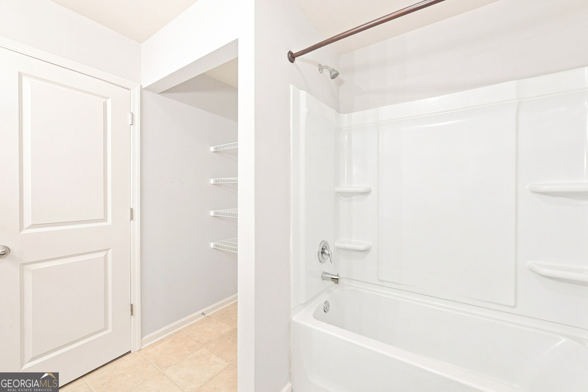 1043 Sutherland Drive Property Photo 11