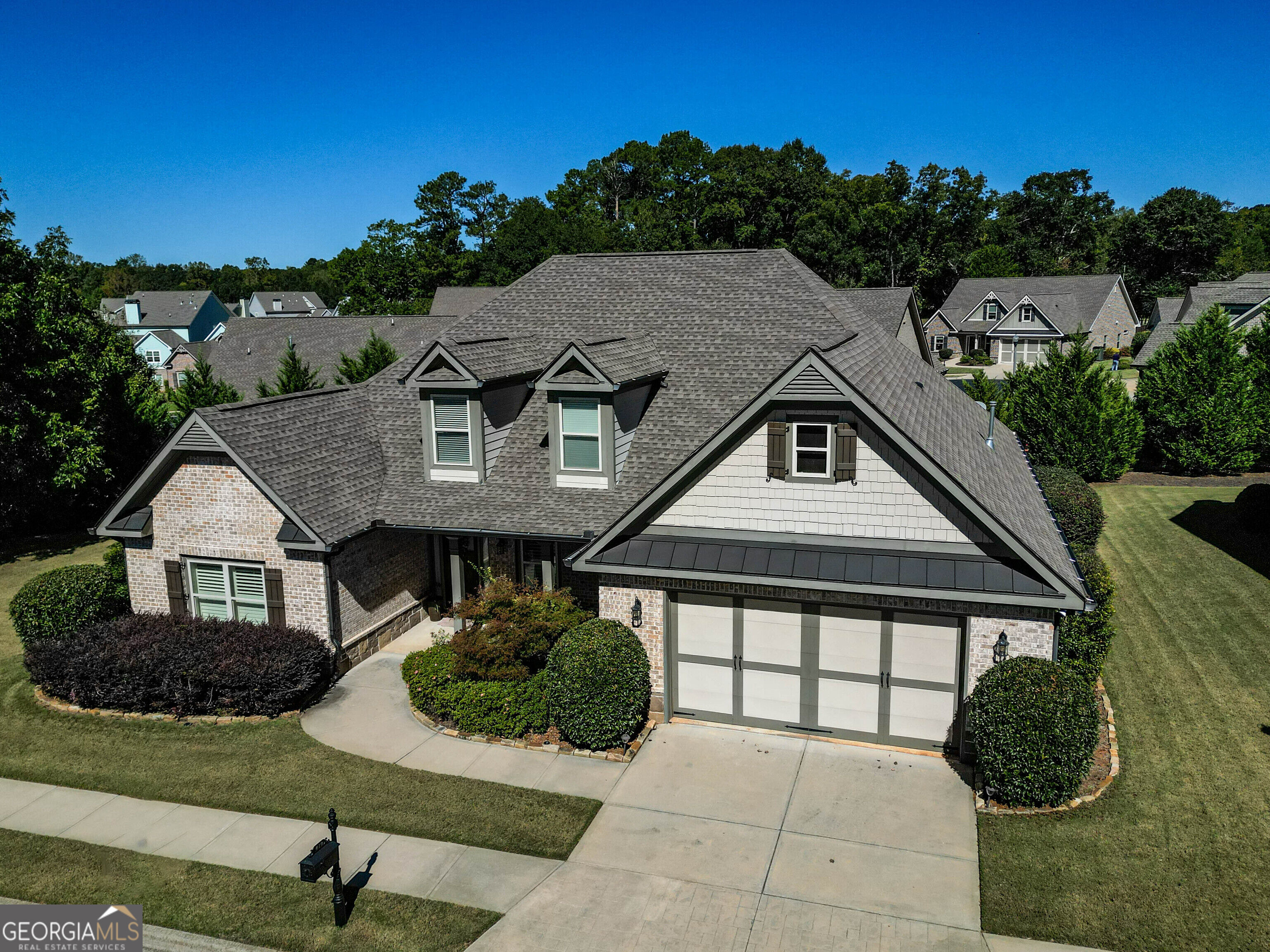 810 Legends Drive Property Photo 1