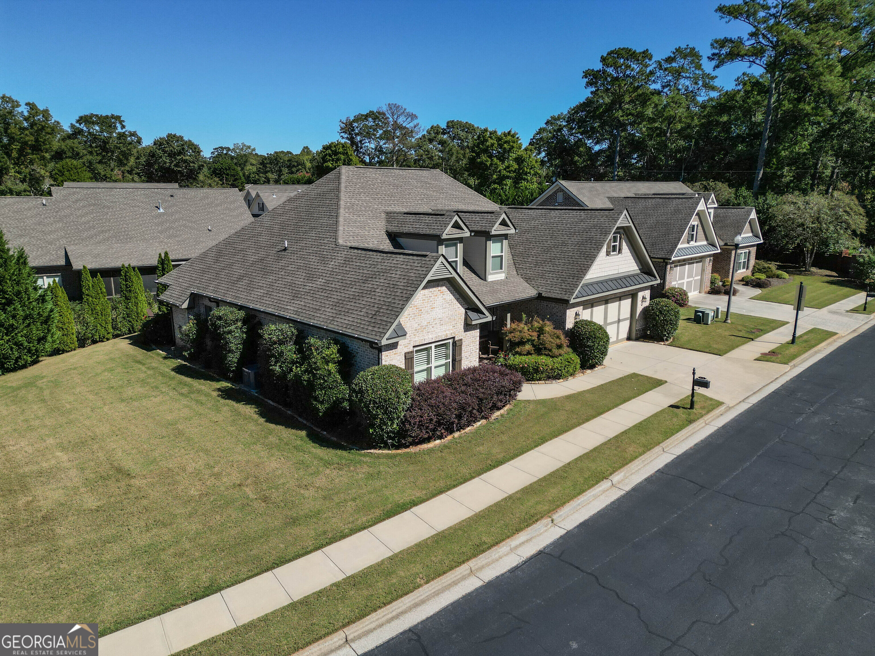 810 Legends Drive Property Photo 4
