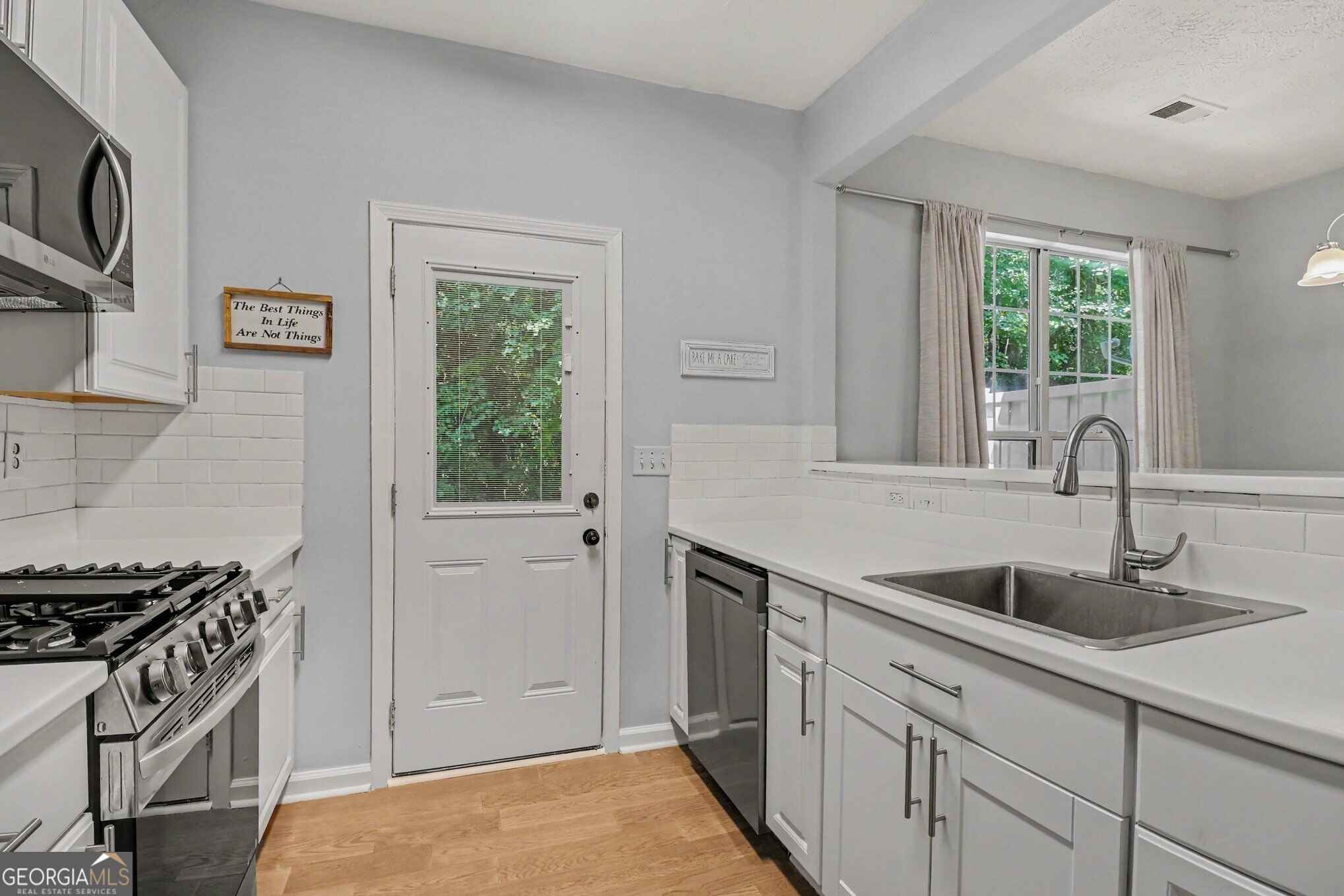 5840 Terremont Circle Property Photo 15