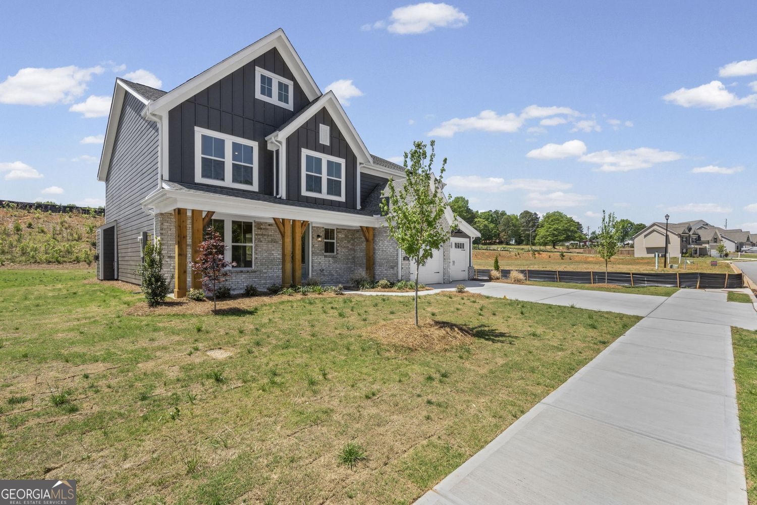 150 Hidden Fields Way Property Photo 4