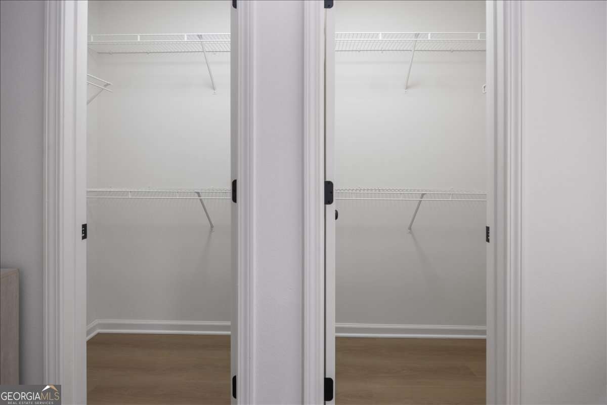 4033 Ravenwood Court Property Photo 18