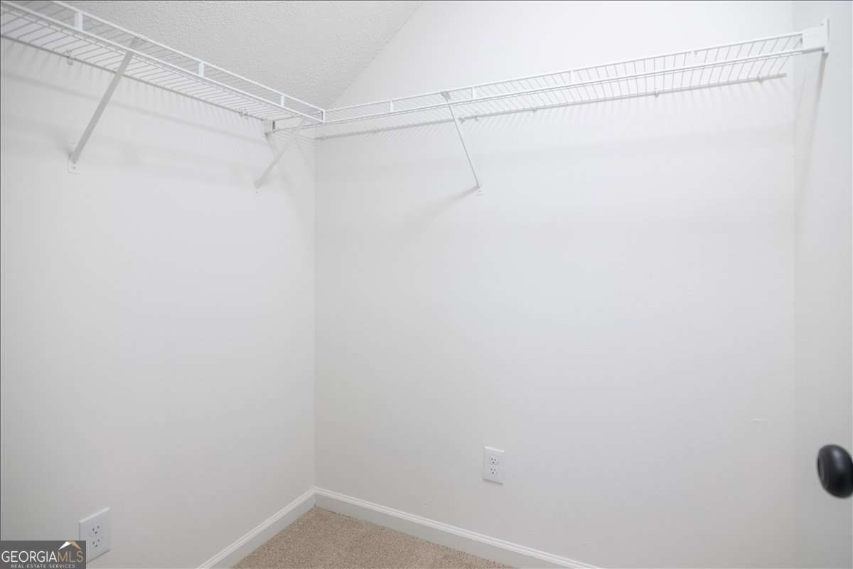 4033 Ravenwood Court Property Photo 23