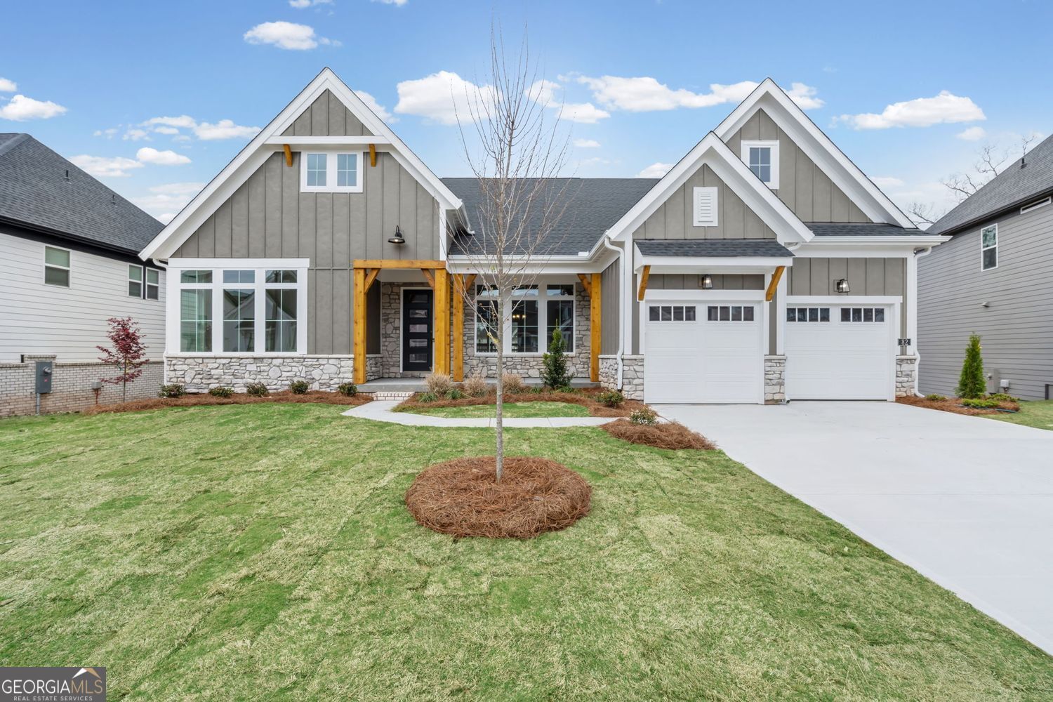 82 Clear Lake Parkway Property Photo 1