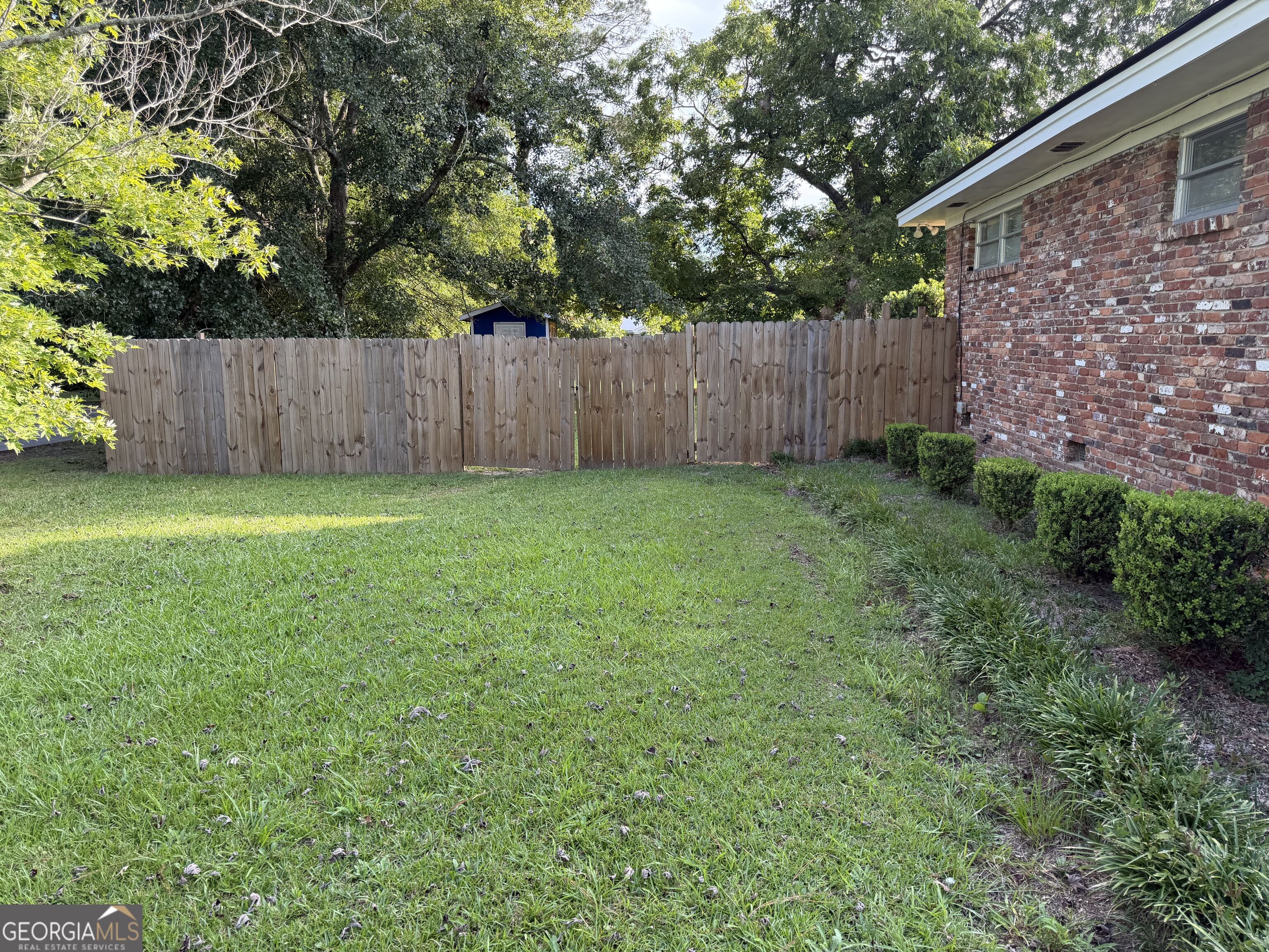 1606 Roberson Street Property Photo 5