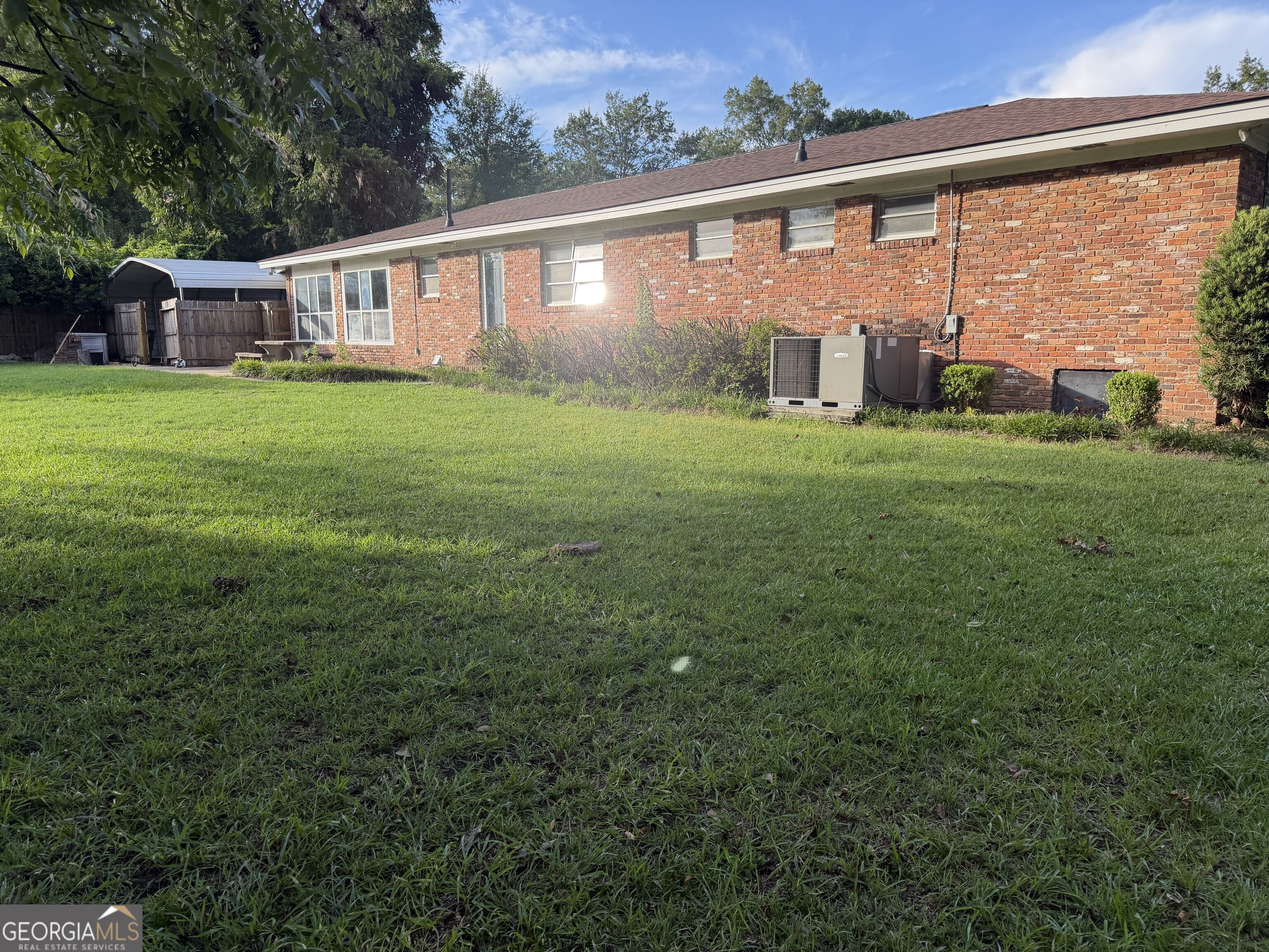 1606 Roberson Street Property Photo 7