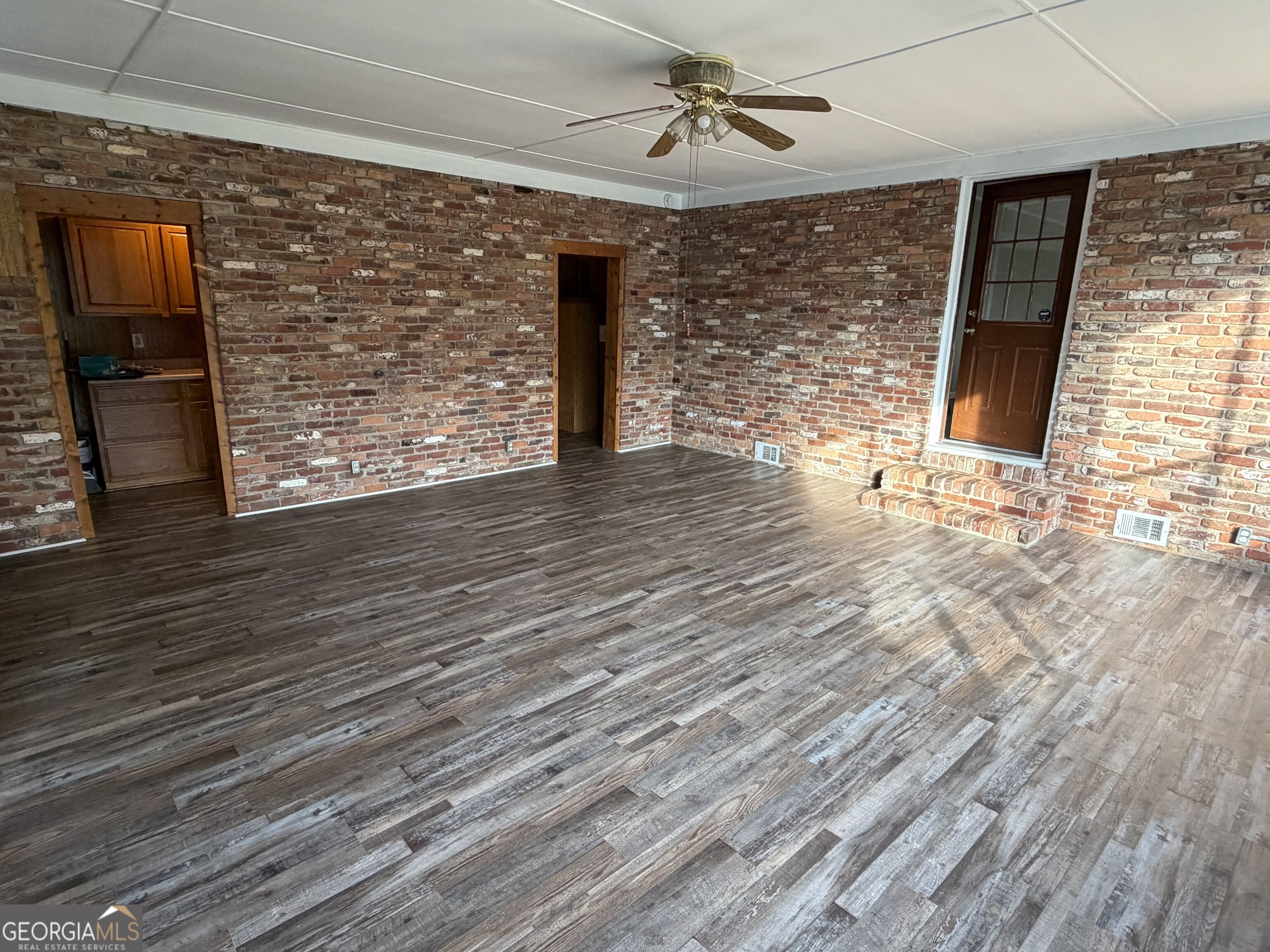 1606 Roberson Street Property Photo 11