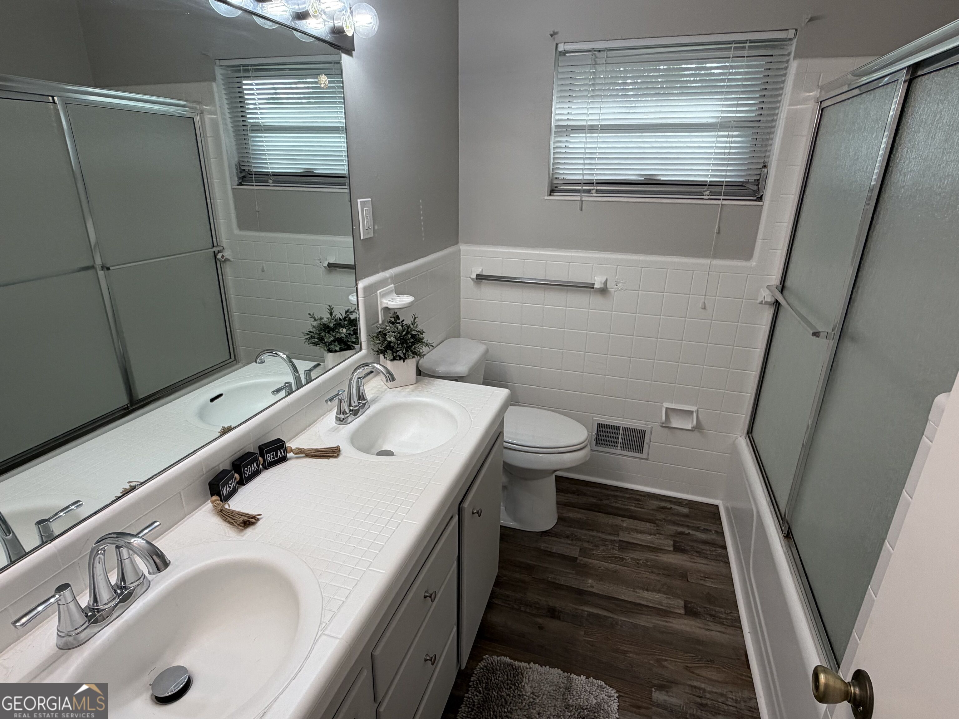 1606 Roberson Street Property Photo 20