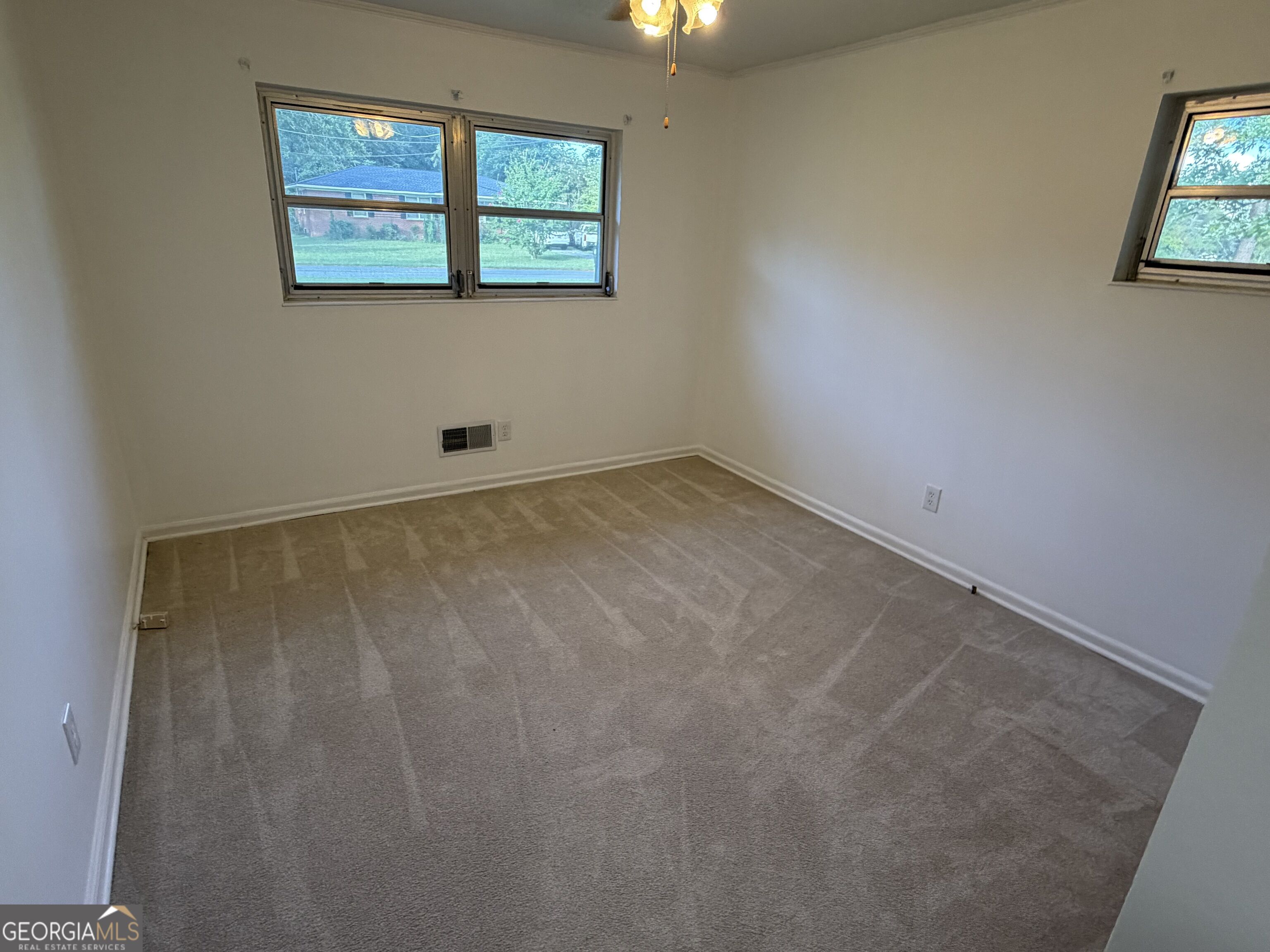 1606 Roberson Street Property Photo 24