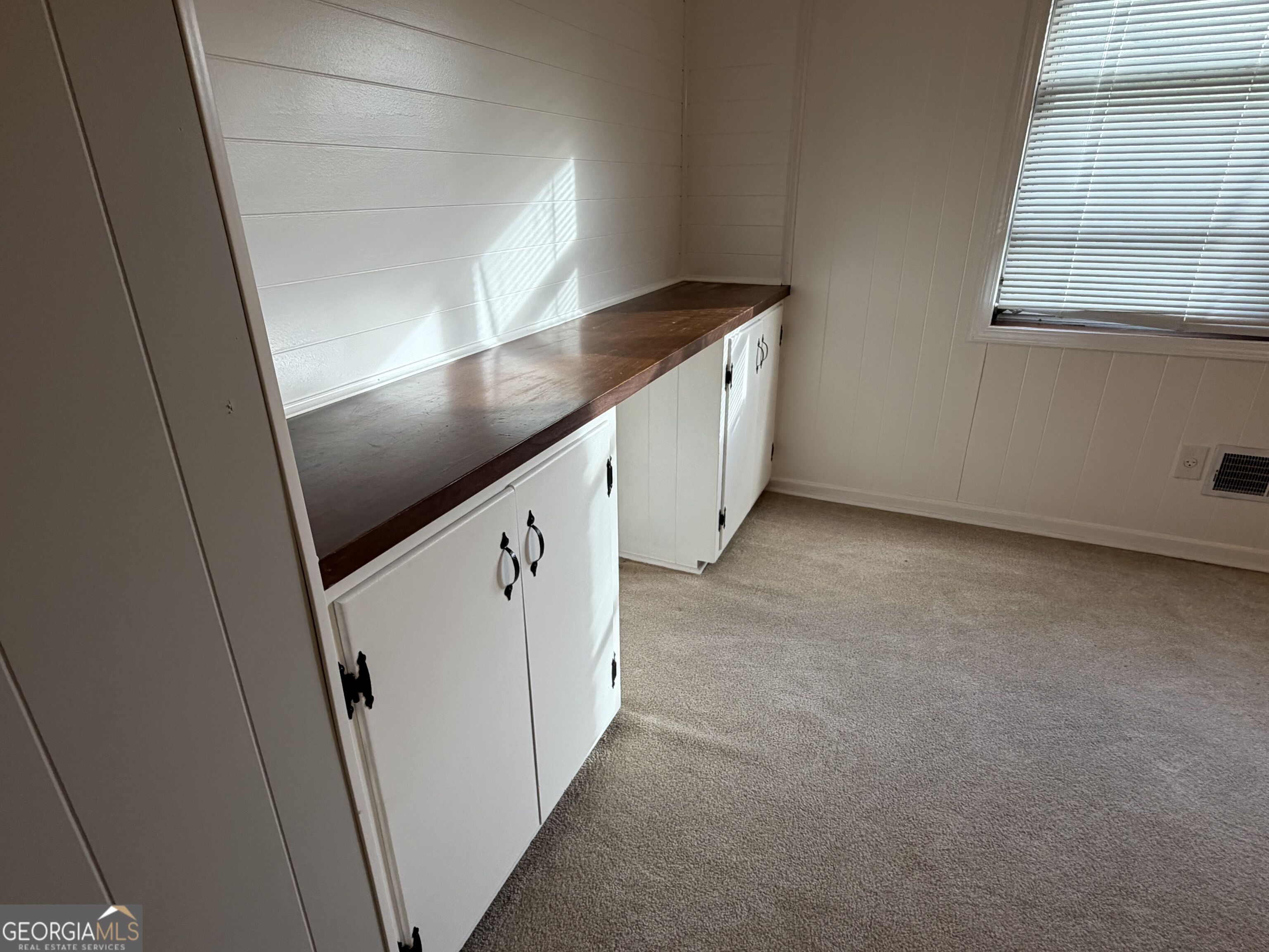 1606 Roberson Street Property Photo 29