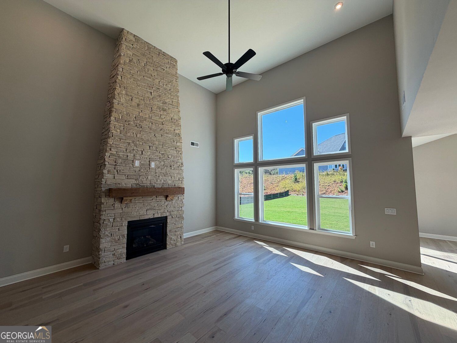 102 Hidden Fields Way Property Photo 3