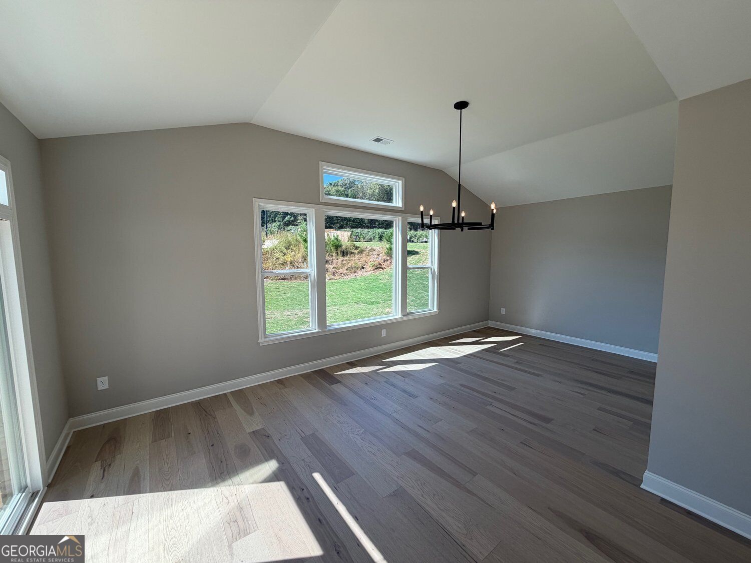102 Hidden Fields Way Property Photo 4