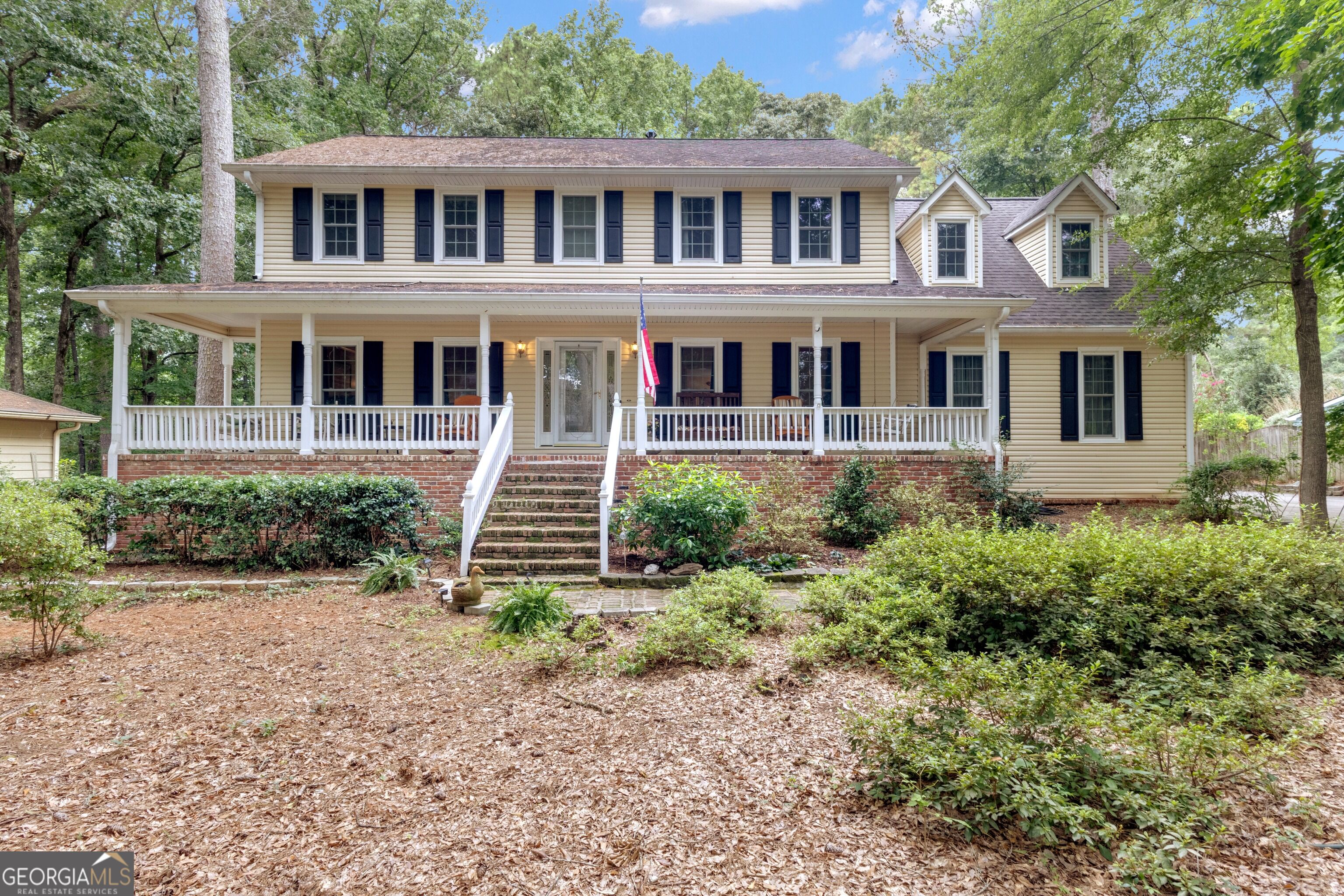 153 Lakeside Drive Property Photo 3