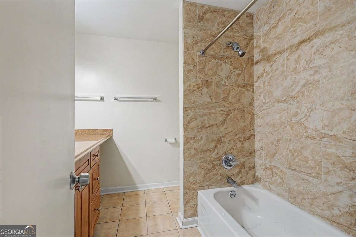 6350 Hawthorne Terrace Property Photo 28