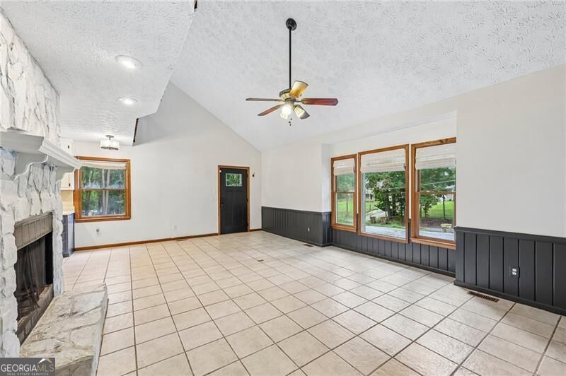 9080 Pine Tree Circle Property Photo 11