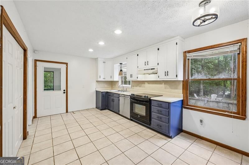 9080 Pine Tree Circle Property Photo 13
