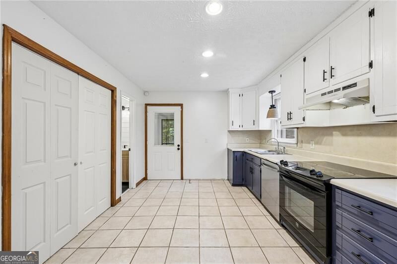 9080 Pine Tree Circle Property Photo 15
