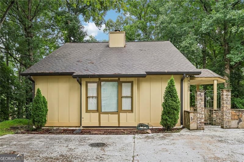 9080 Pine Tree Circle Property Photo 32