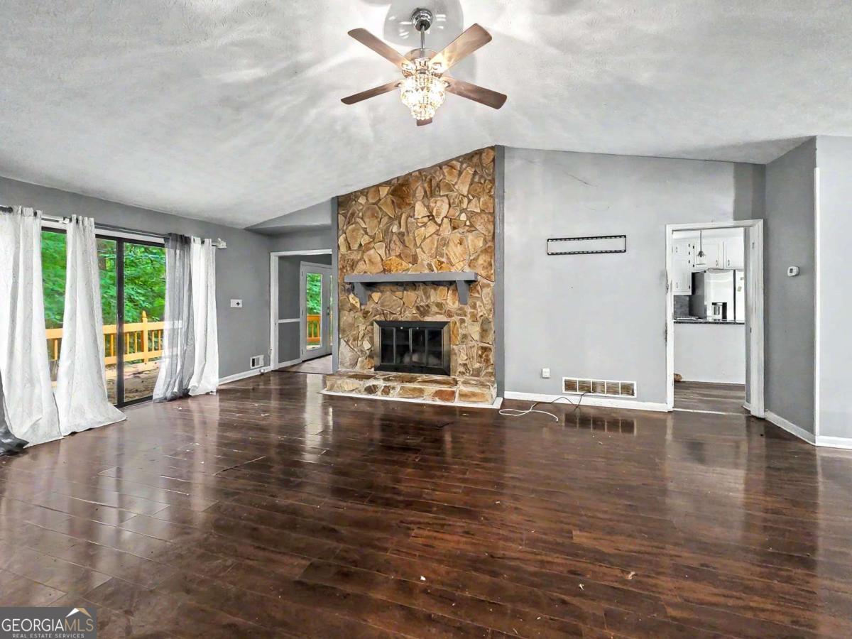1740 Deer Run Drive Sw Property Photo 6