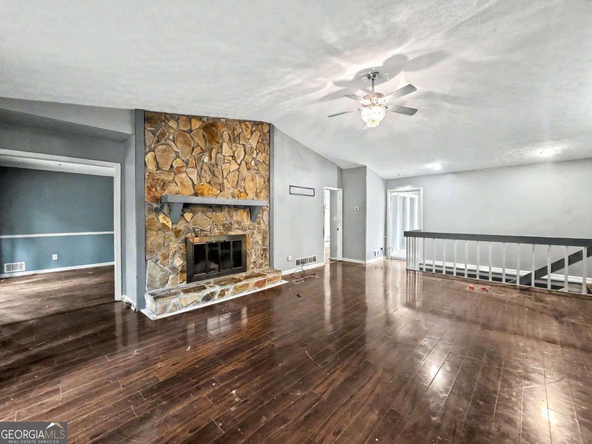 1740 Deer Run Drive Sw Property Photo 7
