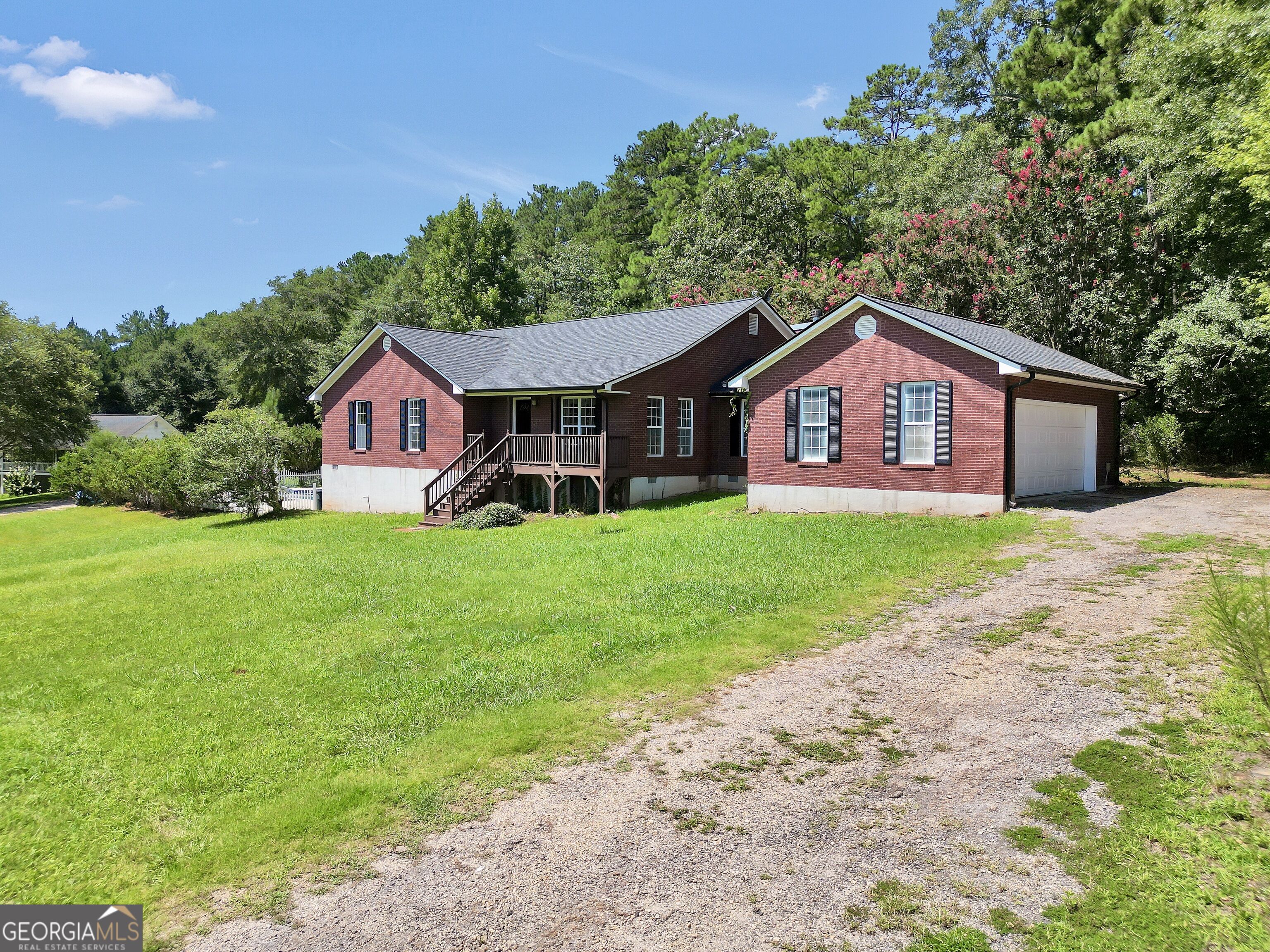 390 Burg Road Property Photo 4