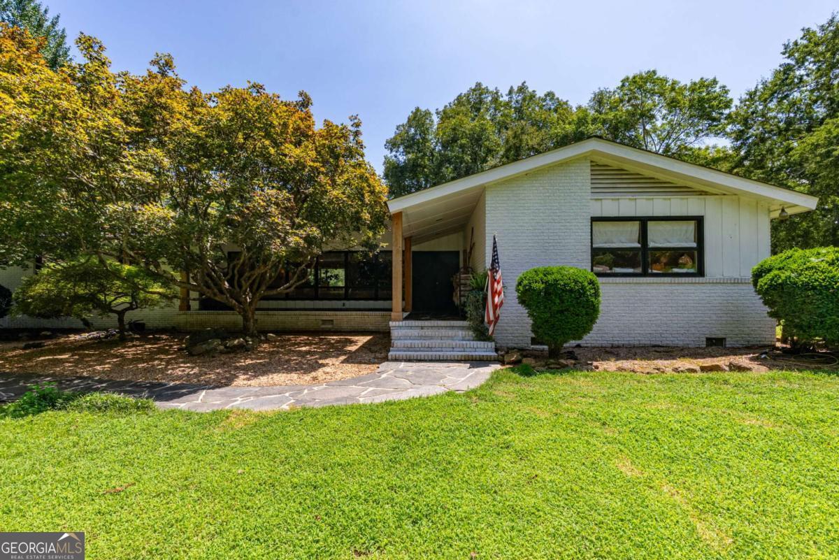 2425 Spratlin Mill Road Property Photo 1