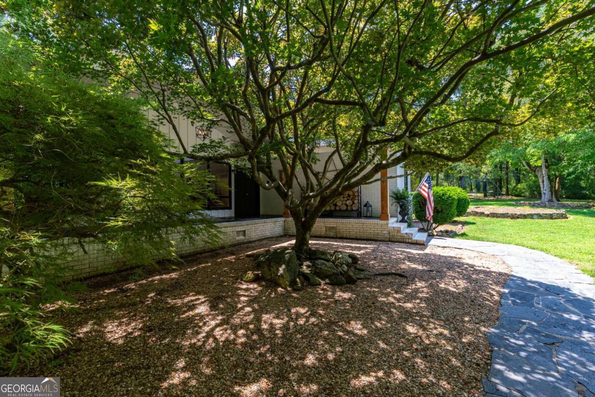 2425 Spratlin Mill Road Property Photo 3