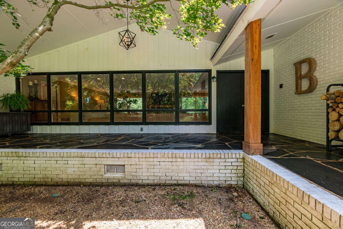 2425 Spratlin Mill Road Property Photo 4