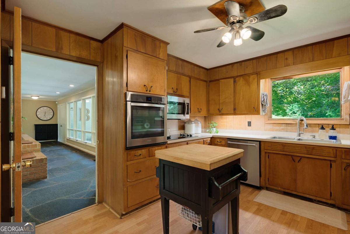 2425 Spratlin Mill Road Property Photo 14