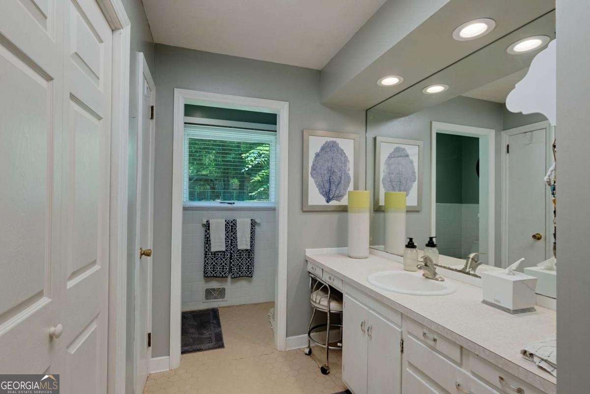2425 Spratlin Mill Road Property Photo 21