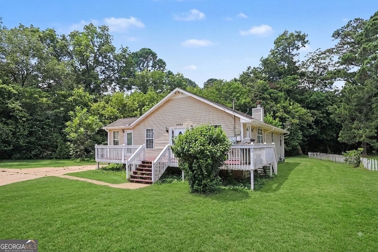 504a Locke Street Property Photo 1