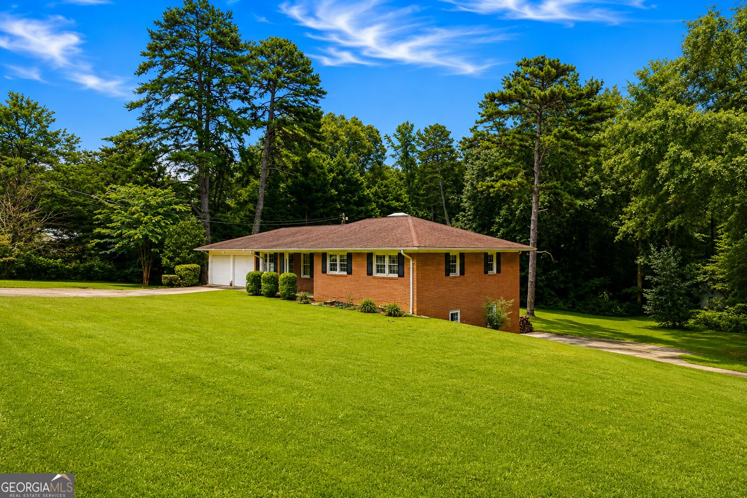128 Scott Circle Property Photo 3